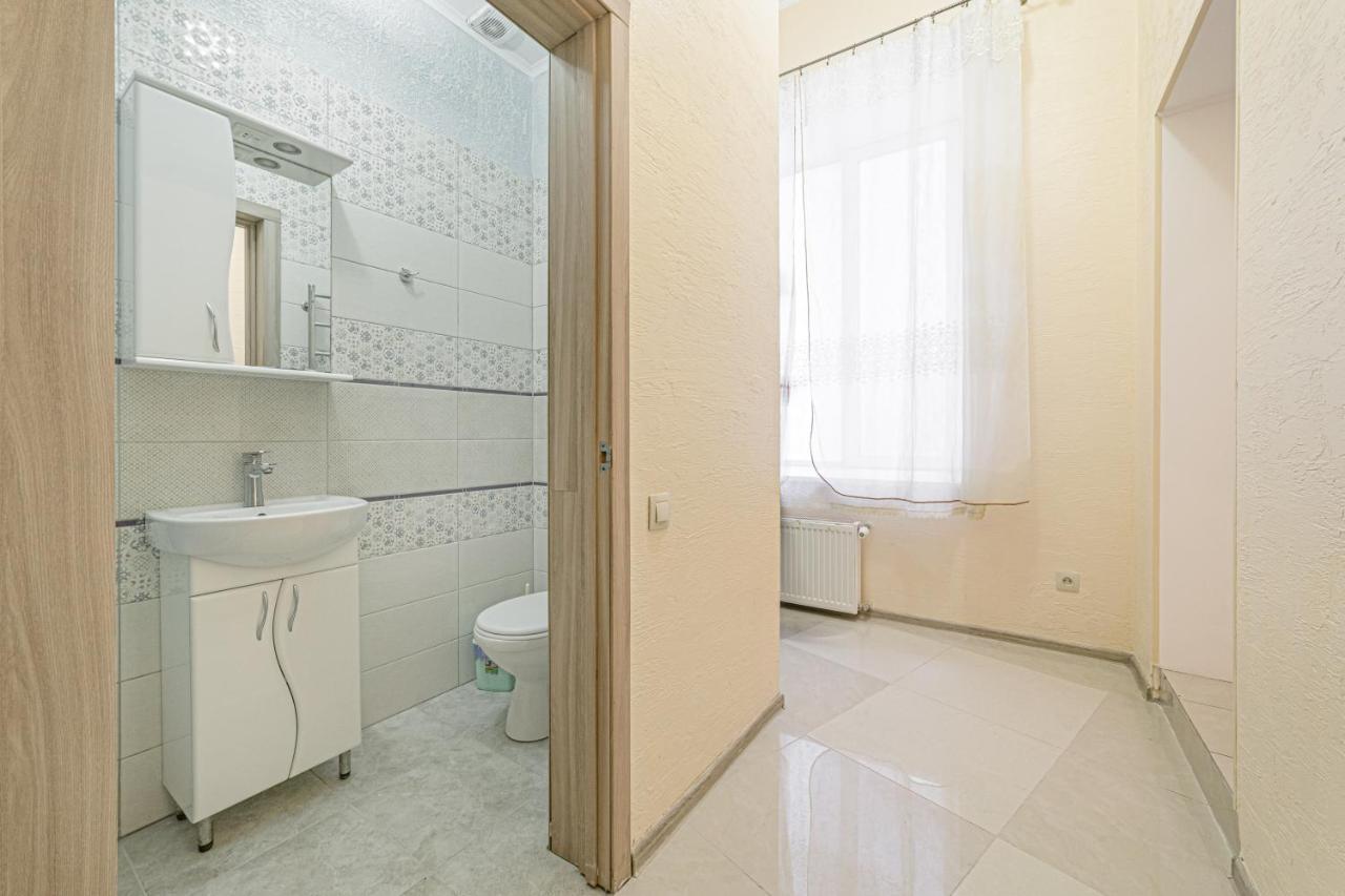 Apartment near Deribasovskaya Odessa Eksteriør bilde